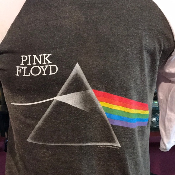 ❌SOLD❌Vintage Pink Floyd 1987 T-shirt - Picture 5 of 7